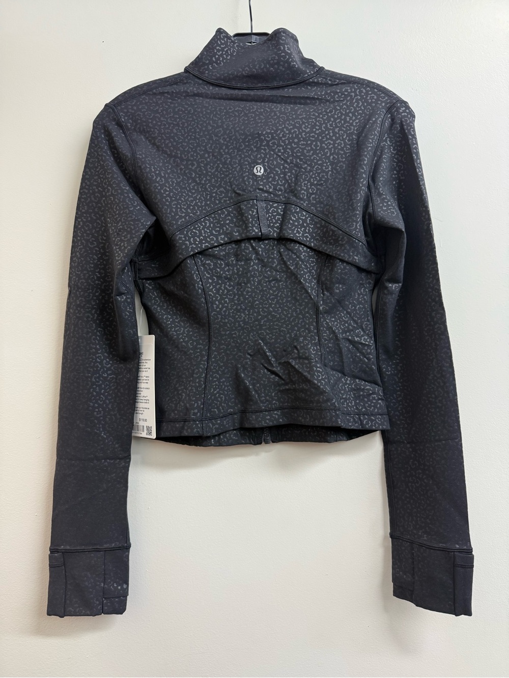 LuluLemon Define Cropped Jacket Nulu in Leopardo Shift Micro Emboss Black - Picture 2 of 6